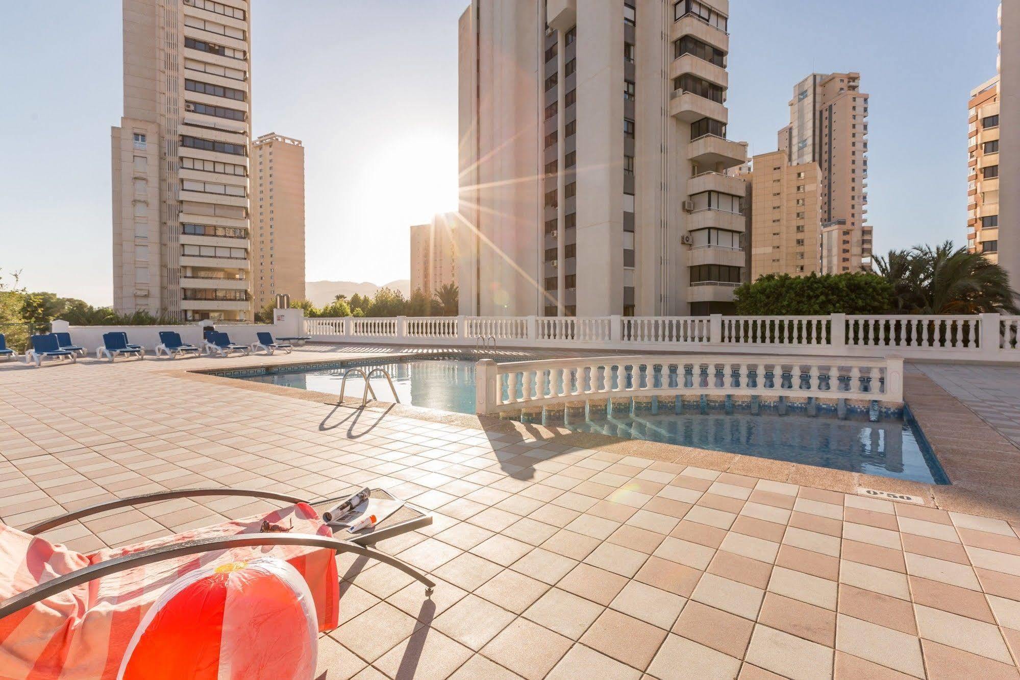 Pierre & Vacances Benidorm Levante Bagian luar foto